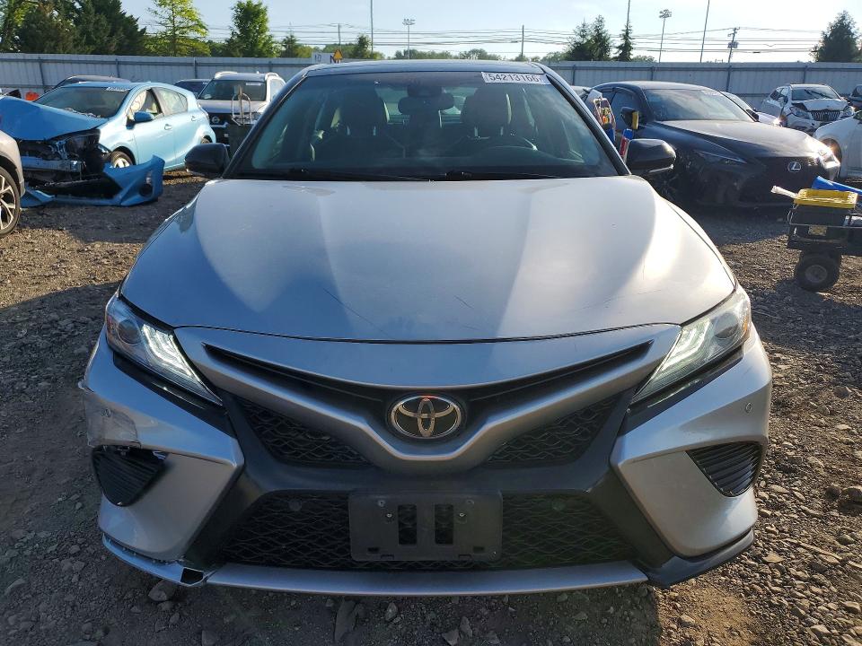 2018 Toyota Camry მანქანა იყიდება აუქციონზე, vin: 4T1B61HK6JU120409, აუქციონის ნომერი: 54213166