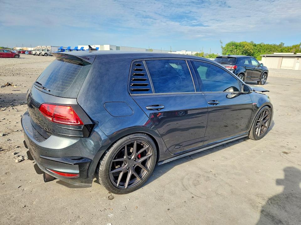 Продажа на аукционе авто 2015 Volkswagen Gti, vin: 3VW4T7AU3FM009877, номер лота: 51212766