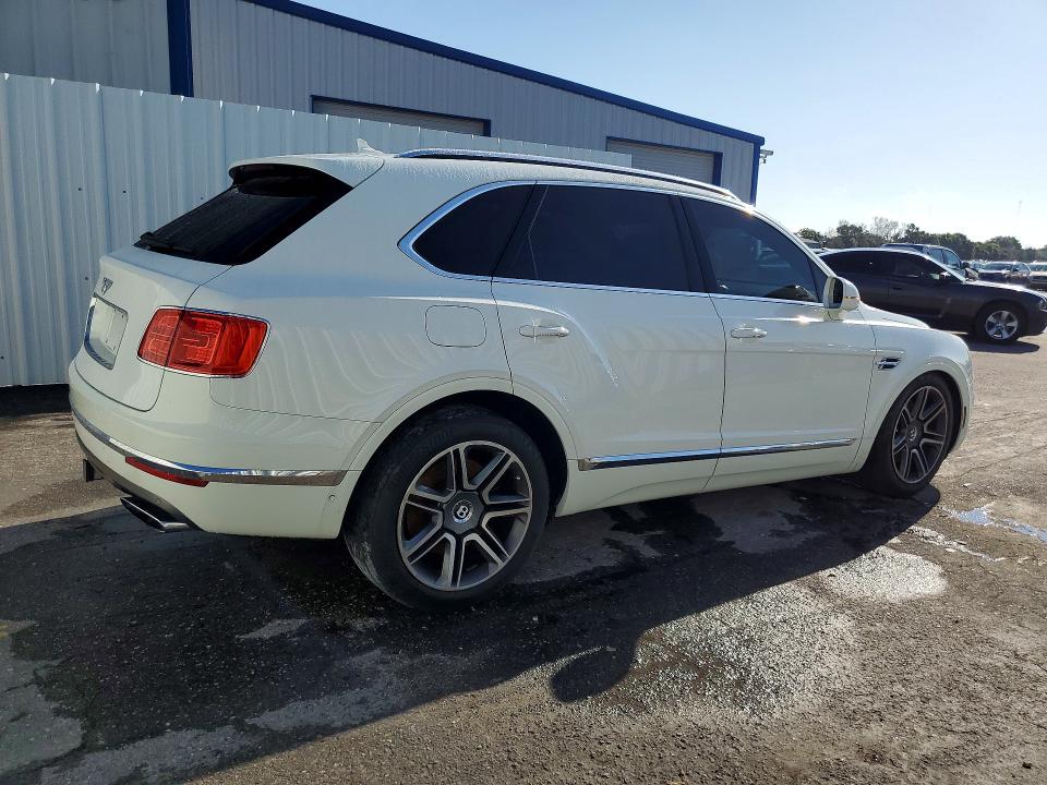 Продаж на аукціоні авто 2018 Bentley Bentayga, vin: SJAAC4ZV0JC019215, номер лоту: 54397316