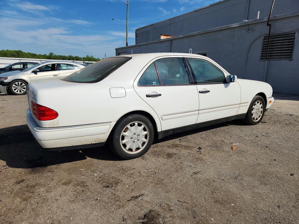 51974766 :رقم المزاد ، WDBJF65H7XA728938 vin ، 1999 Mercedes-benz E مزاد بيع