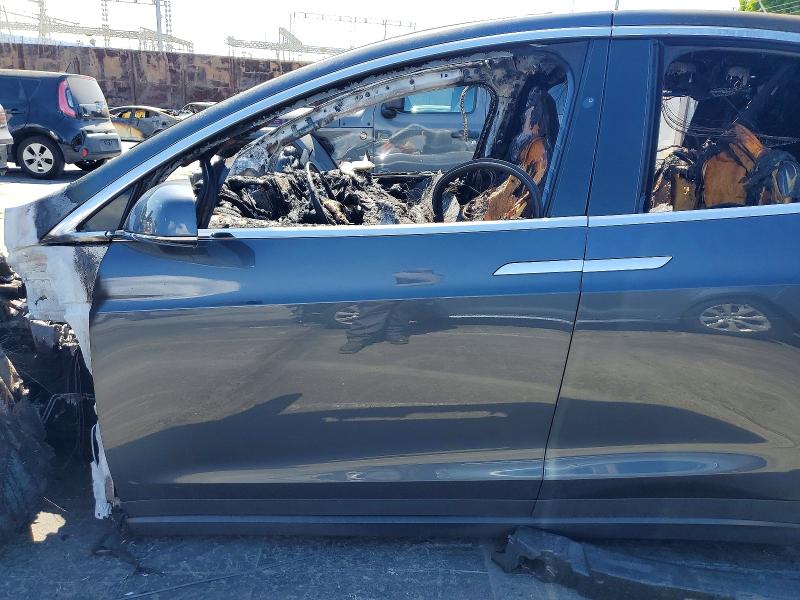 Продаж на аукціоні авто 2018 Tesla Model X, vin: 5YJXCAE26JF087993, номер лоту: 55630786