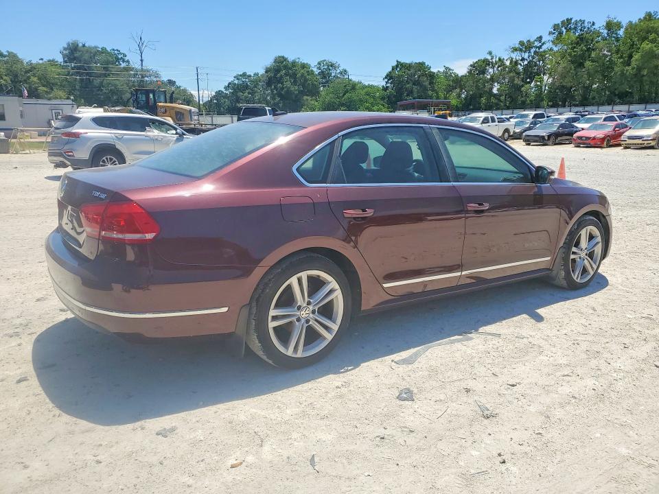 52449016 :رقم المزاد ، 1VWBN7A38DC052716 vin ، 2013 Volkswagen Passat مزاد بيع