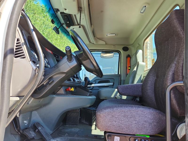 55590246 :رقم المزاد ، 1XKYA48X6HJ160323 vin ، 2017 Kenworth Construction مزاد بيع