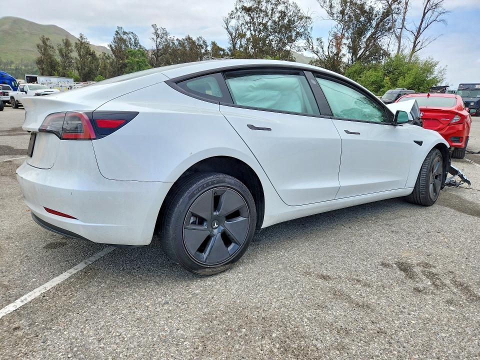 52960806 :رقم المزاد ، 5YJ3E1EA3PF586811 vin ، 2023 Tesla Model 3 مزاد بيع