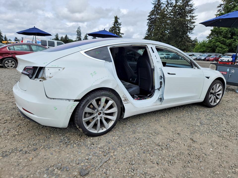 2018 Tesla Model 3 მანქანა იყიდება აუქციონზე, vin: 5YJ3E1EA2JF164584, აუქციონის ნომერი: 53837156