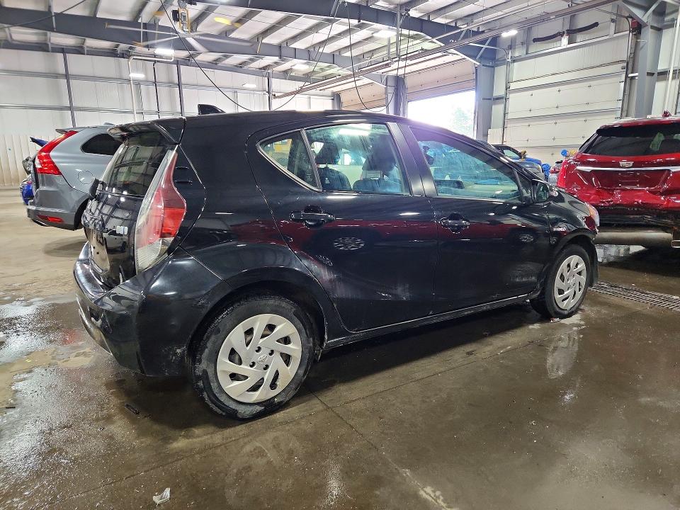 52220456 :رقم المزاد ، JTDKDTB37G1120369 vin ، 2016 Toyota Prius C مزاد بيع