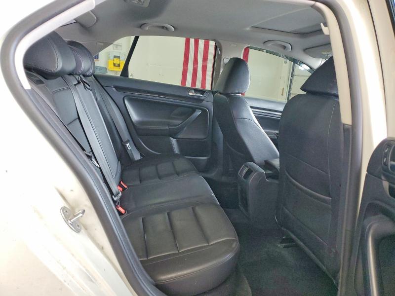 54980746 :رقم المزاد ، 3VWRL7AJ0AM153732 vin ، 2010 Volkswagen Jetta مزاد بيع