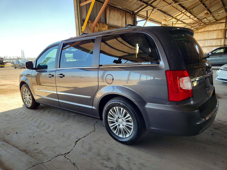 54720826 :رقم المزاد ، 2C4RC1CG5FR674995 vin ، 2015 Chrysler Town & Country مزاد بيع