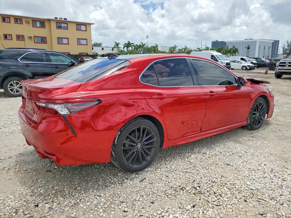 53755146 :رقم المزاد ، 4T1K61AK9MU421030 vin ، 2021 Toyota Camry مزاد بيع