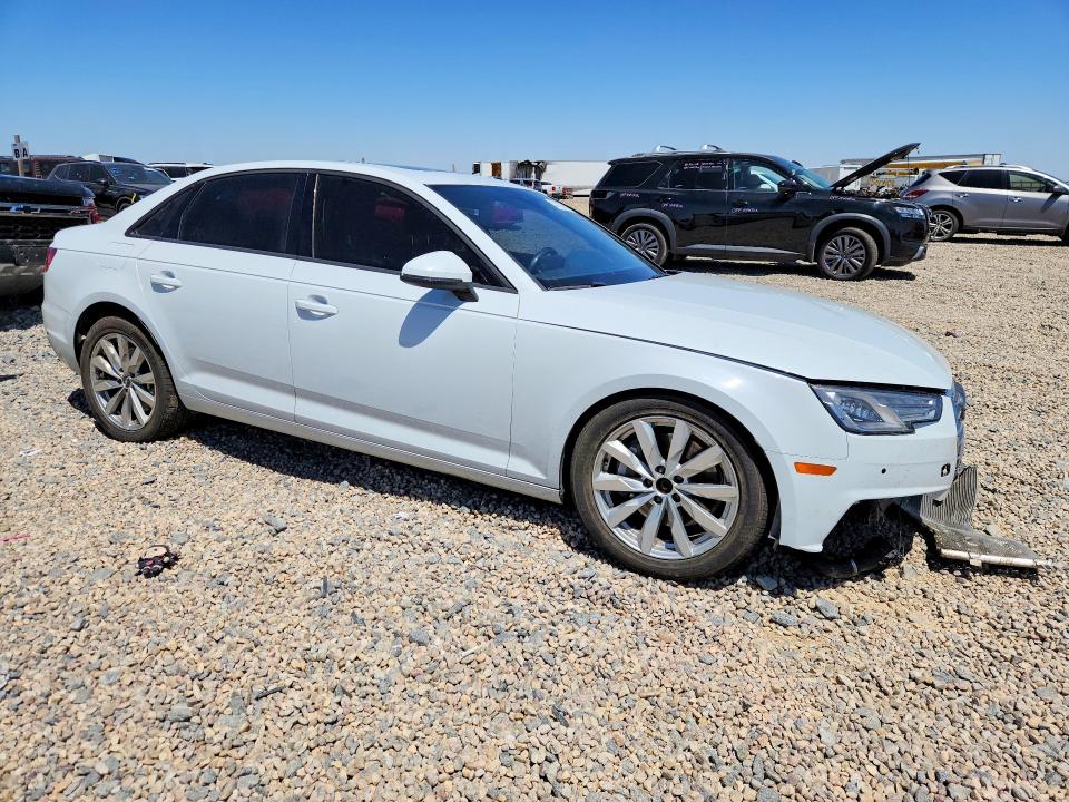 Продажа на аукционе авто 2017 Audi A4, vin: WAUANAF44HN017451, номер лота: 53117676