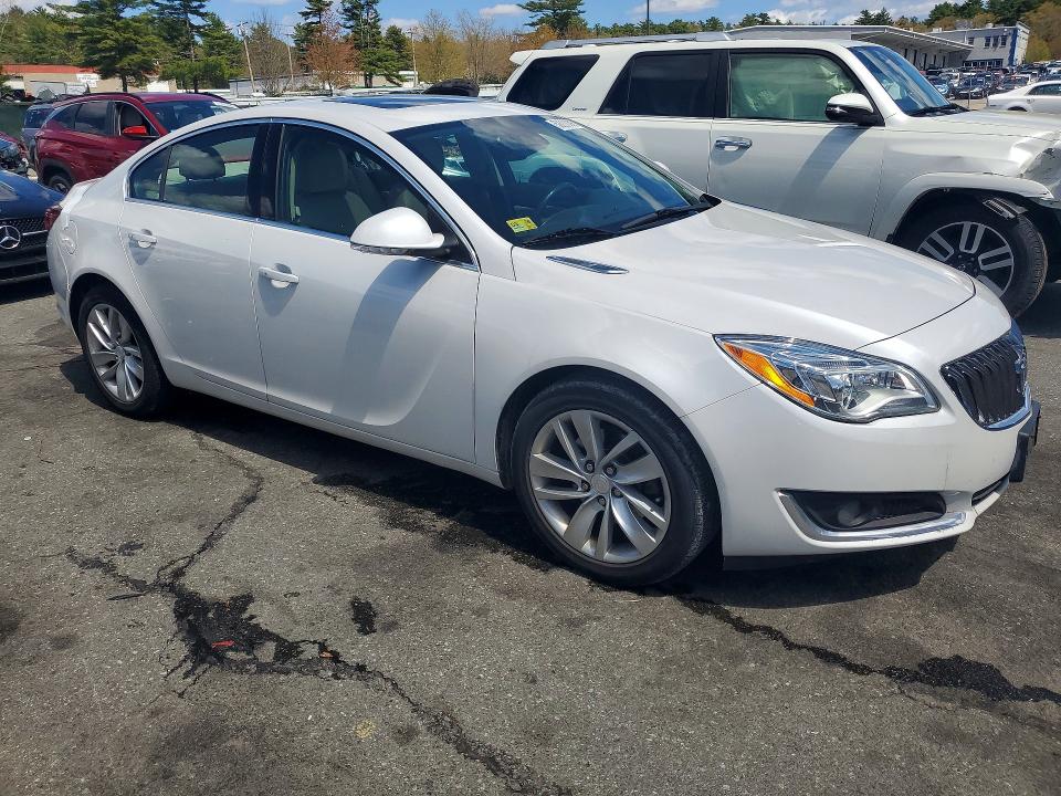 52000366 :رقم المزاد ، 2G4GS5GX8G9193793 vin ، 2016 Buick Regal مزاد بيع