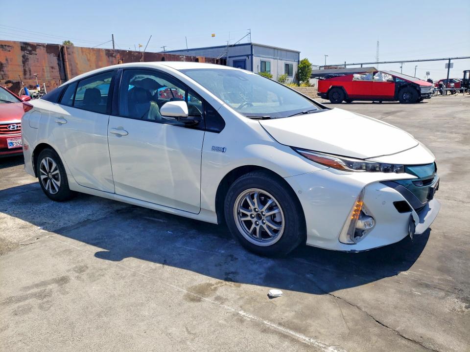 2017 Toyota Prius Prime მანქანა იყიდება აუქციონზე, vin: JTDKARFP9H3001804, აუქციონის ნომერი: 54189916