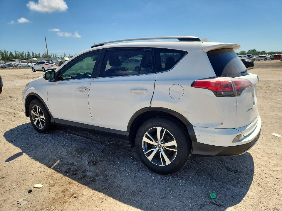 53697756 :رقم المزاد ، JTMWFREV6JD133292 vin ، 2018 Toyota Rav4 مزاد بيع