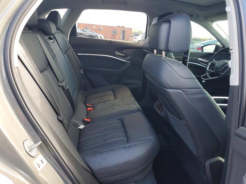 51891826 :رقم المزاد ، WA16AAGE8RB053054 vin ، 2024 Audi Q8 E-tron مزاد بيع