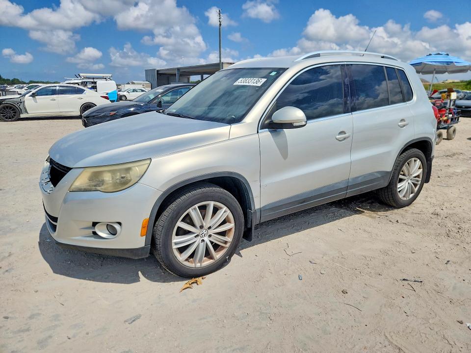 Auction sale of the 2010 Volkswagen Tiguan, vin: WVGAV7AX0AW520963, lot number: 53833136