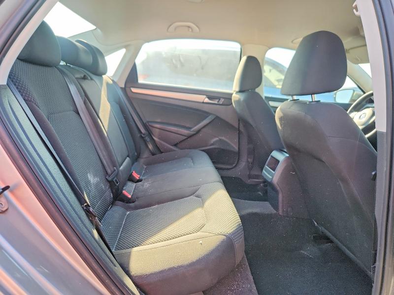 53142236 :رقم المزاد ، 1VWAT7A36EC035058 vin ، 2014 Volkswagen Passat مزاد بيع