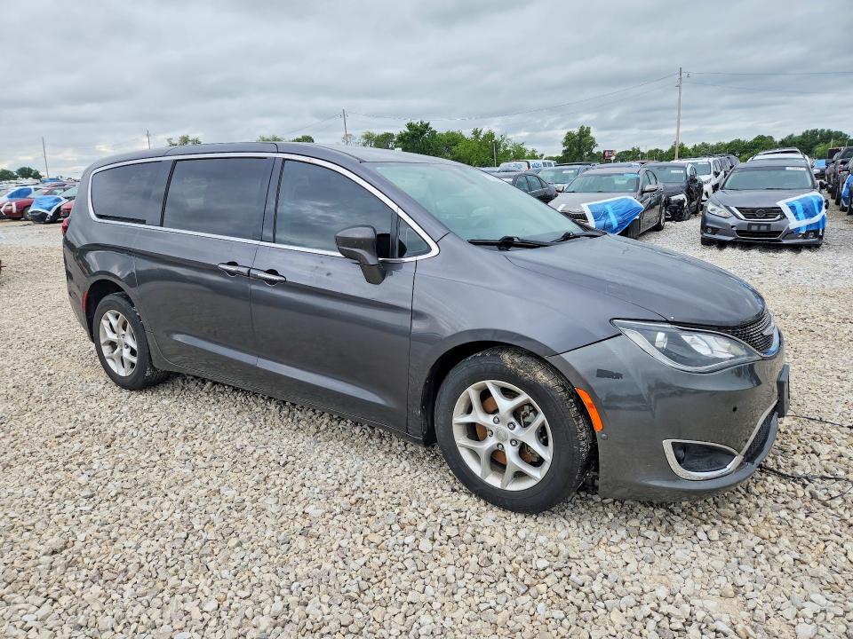 50260496 :رقم المزاد ، 2C4RC1FG3JR125607 vin ، 2018 Chrysler Pacifica مزاد بيع