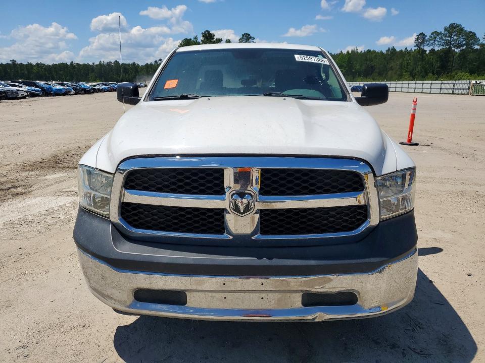 52597366 :رقم المزاد ، 1C6RR7KM9JS262571 vin ، 2018 Ram 1500 مزاد بيع