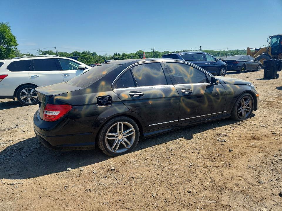 2013 Mercedes-benz C მანქანა იყიდება აუქციონზე, vin: WDDGF4HB0DR243101, აუქციონის ნომერი: 53586076