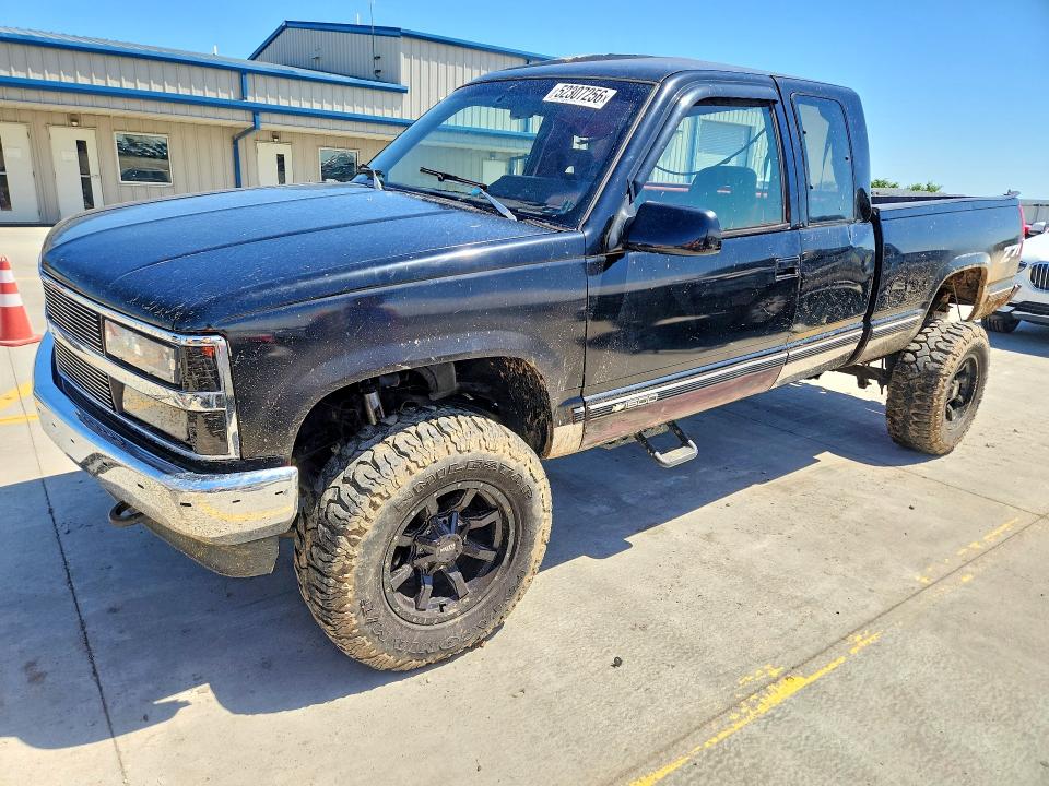 Auction sale of the 1993 Chevrolet Gmt-400, vin: 2GCEK19K9P1103765, lot number: 52307256