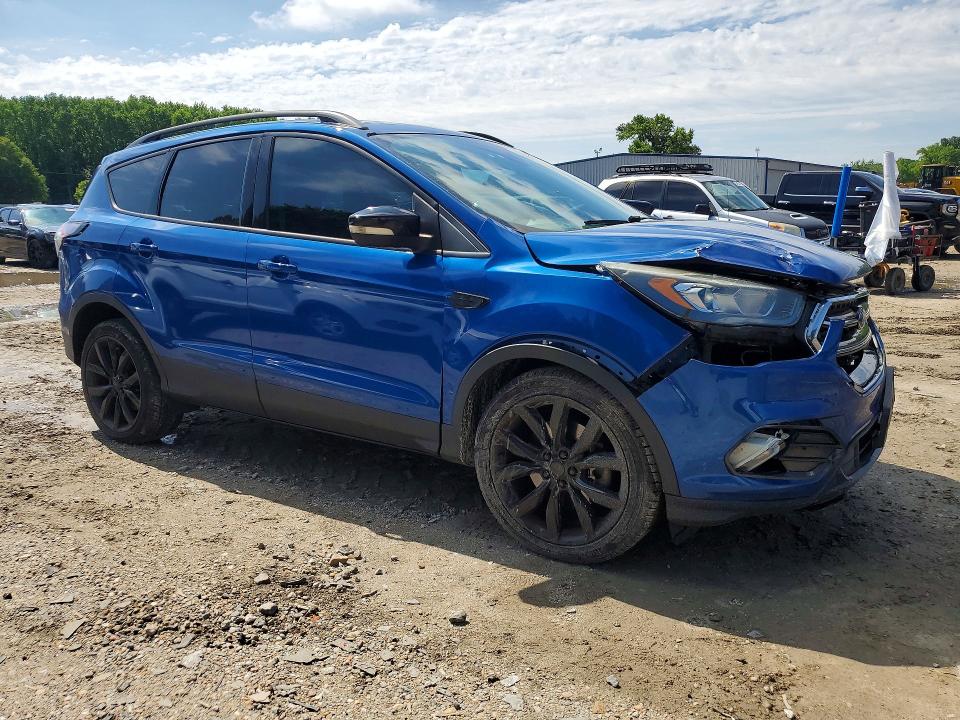 2017 Ford Escape მანქანა იყიდება აუქციონზე, vin: 1FMCU9J9XHUC58402, აუქციონის ნომერი: 55107926