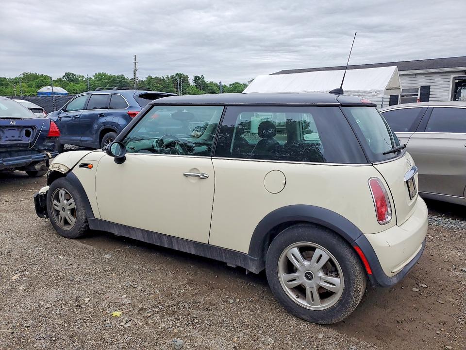2006 Mini Cooper მანქანა იყიდება აუქციონზე, vin: WMWRC33546TJ78330, აუქციონის ნომერი: 53665346