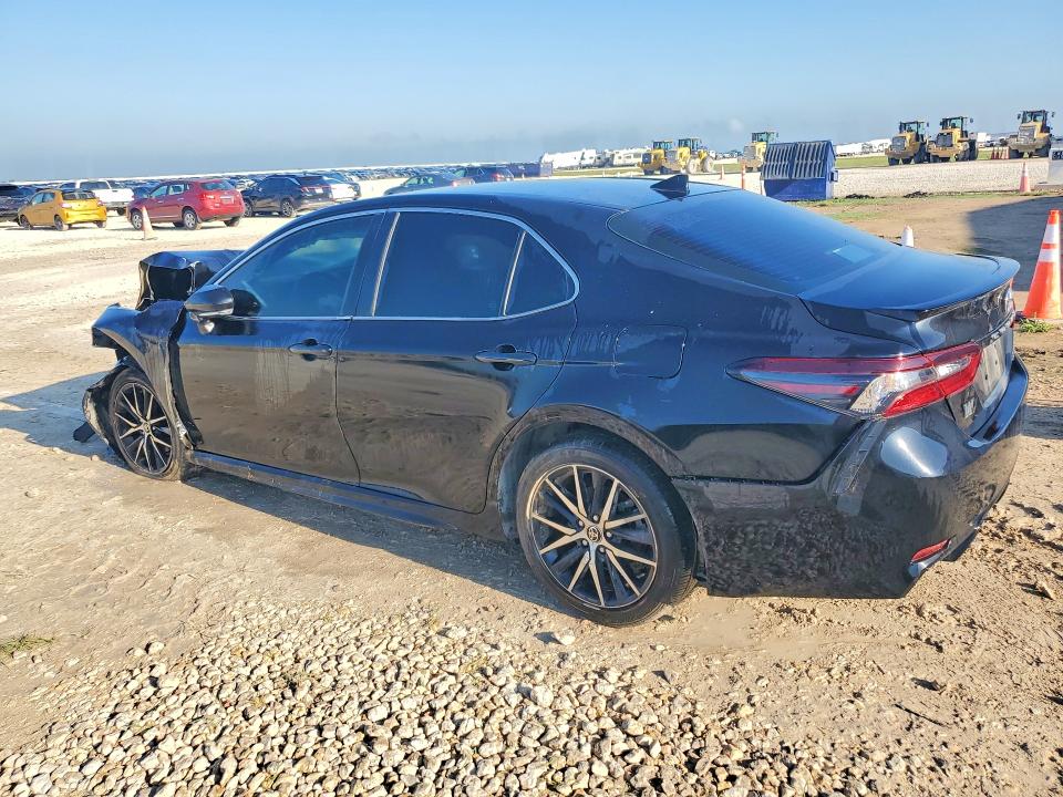 79591345 :رقم المزاد ، 4T1G11AK2NU714242 vin ، 2022 Toyota Camry مزاد بيع