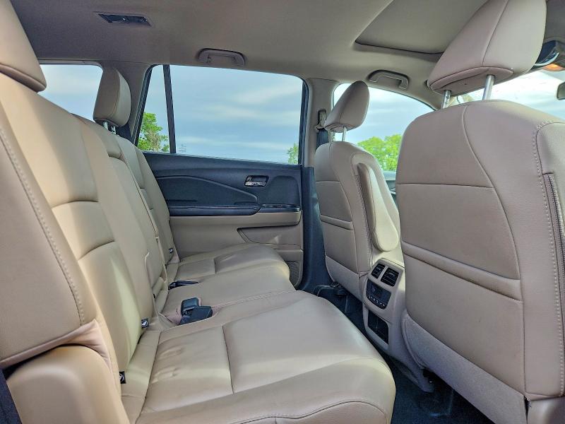 52450256 :رقم المزاد ، 5FNYF6H63GB047631 vin ، 2016 Honda Pilot مزاد بيع