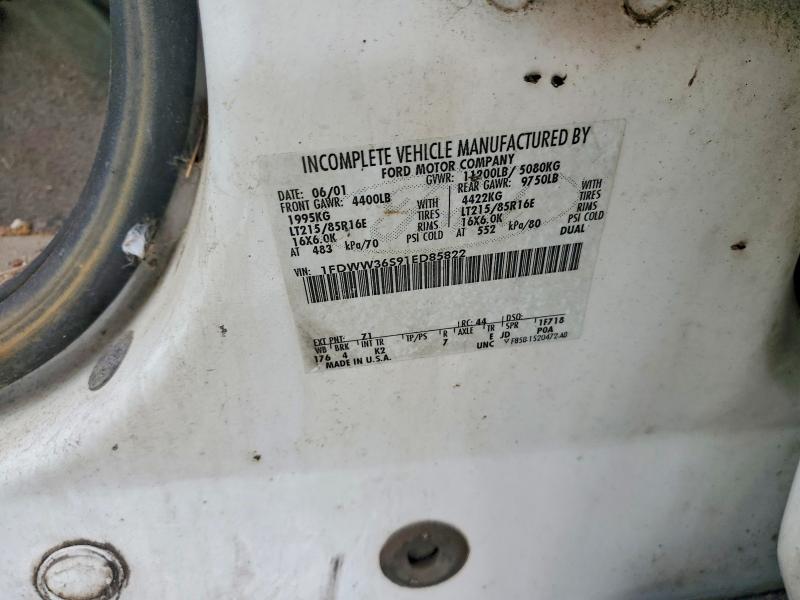 54495256 :رقم المزاد ، 1FDWW36S91ED85822 vin ، 2001 Ford F350 مزاد بيع
