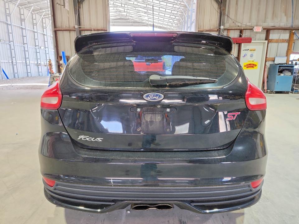 53627056 :رقم المزاد ، 1FADP3L92JL223431 vin ، 2018 Ford Focus مزاد بيع