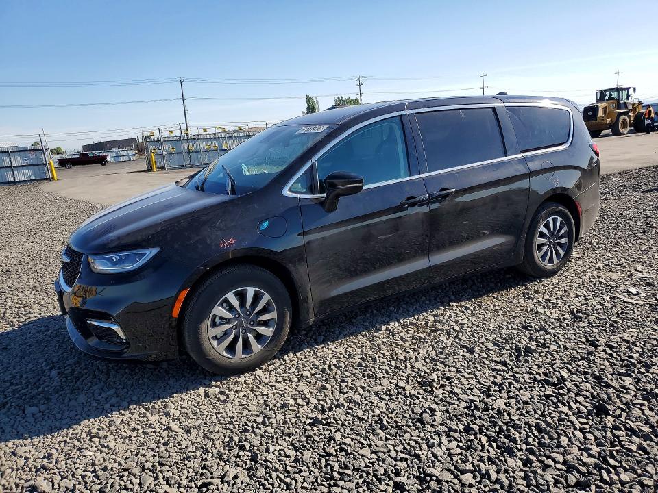 Auction sale of the 2024 Chrysler Pacifica, vin: 2C4RC1S74RR153854, lot number: 52681496