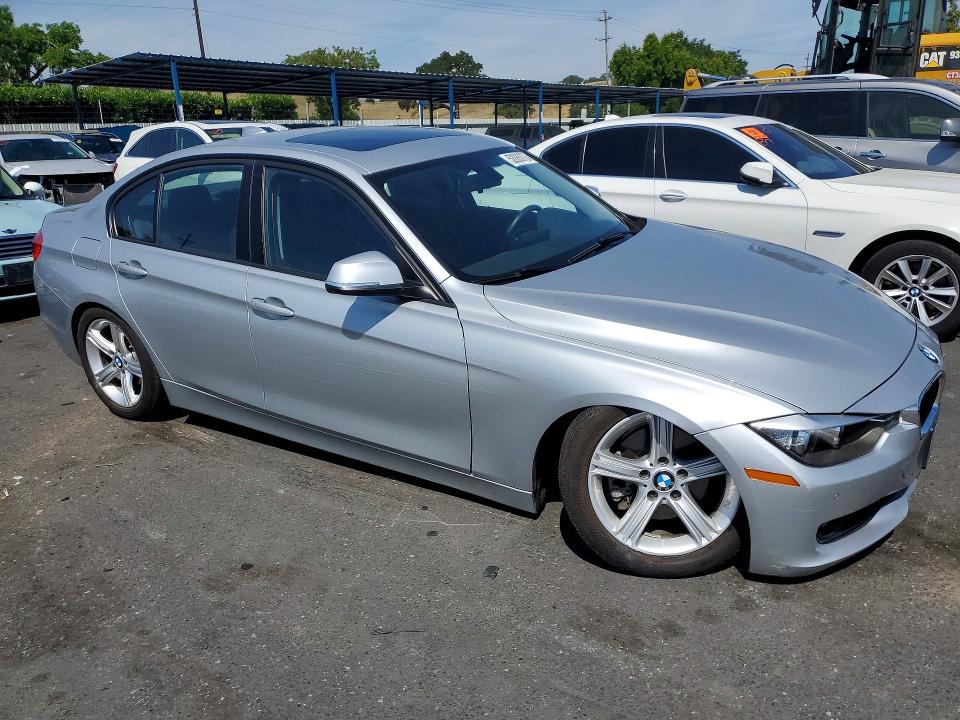 2015 Bmw 320 მანქანა იყიდება აუქციონზე, vin: WBA3B1C54FK139532, აუქციონის ნომერი: 52083776