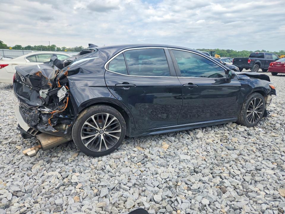 52551576 :رقم المزاد ، 4T1G11AK2LU902983 vin ، 2020 Toyota Camry مزاد بيع