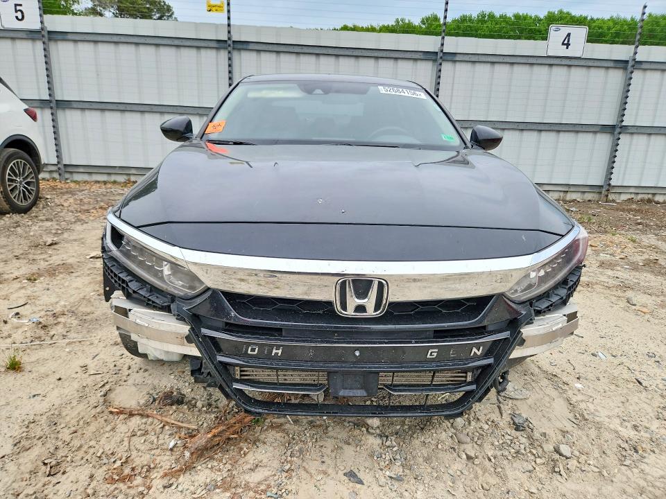 Продажа на аукционе авто 2018 Honda Accord, vin: 1HGCV1F14JA023329, номер лота: 52684156
