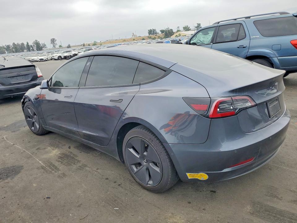 53546576 :رقم المزاد ، 5YJ3E1EAXNF353179 vin ، 2022 Tesla Model 3 مزاد بيع