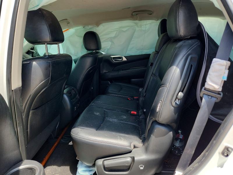 53647136 :رقم المزاد ، 5N1DR2MN3JC613122 vin ، 2018 Nissan Pathfinder مزاد بيع
