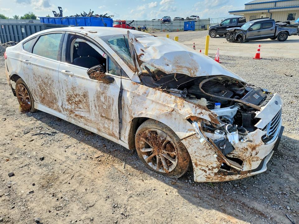 55108456 :رقم المزاد ، 3FA6P0LU9KR274519 vin ، 2019 Ford Fusion مزاد بيع