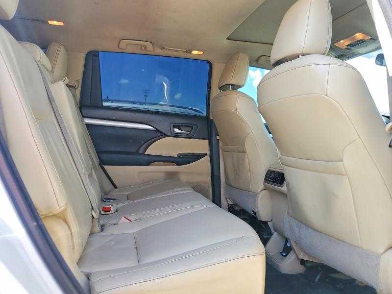 Продажа на аукционе авто 2015 Toyota Highlander, vin: 5TDJKRFH8FS193522, номер лота: 55215526