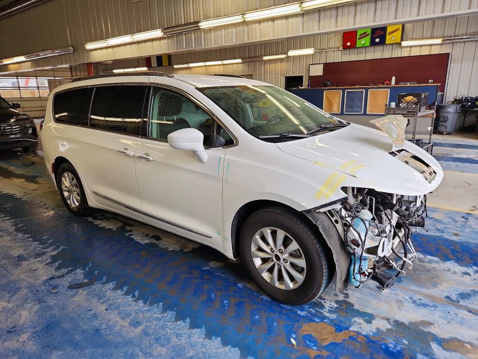 2018 Chrysler Pacifica მანქანა იყიდება აუქციონზე, vin: 2C4RC1BG6JR210964, აუქციონის ნომერი: 51665876