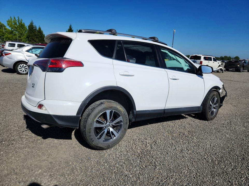Продаж на аукціоні авто 2018 Toyota Rav4, vin: 2T3RFREV9JW839138, номер лоту: 54303896