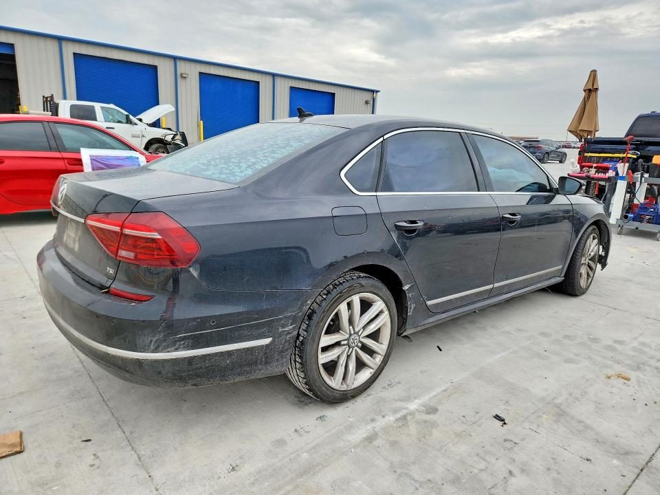2017 Volkswagen Passat მანქანა იყიდება აუქციონზე, vin: 1VWCT7A34HC026551, აუქციონის ნომერი: 54115546