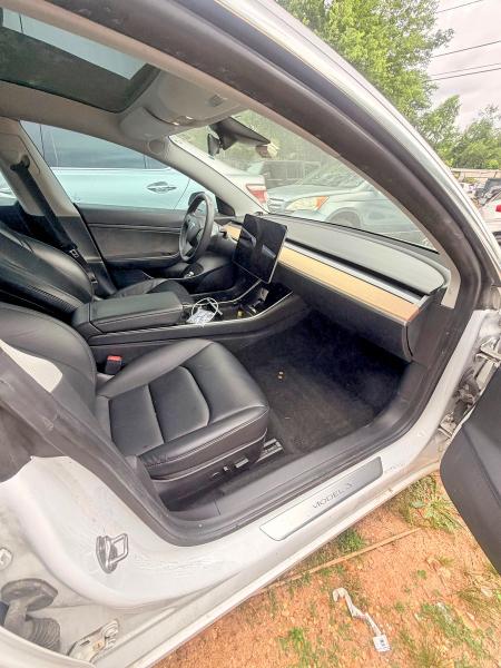 52952696 :رقم المزاد ، 5YJ3E1EA4LF797316 vin ، 2020 Tesla Model 3 مزاد بيع