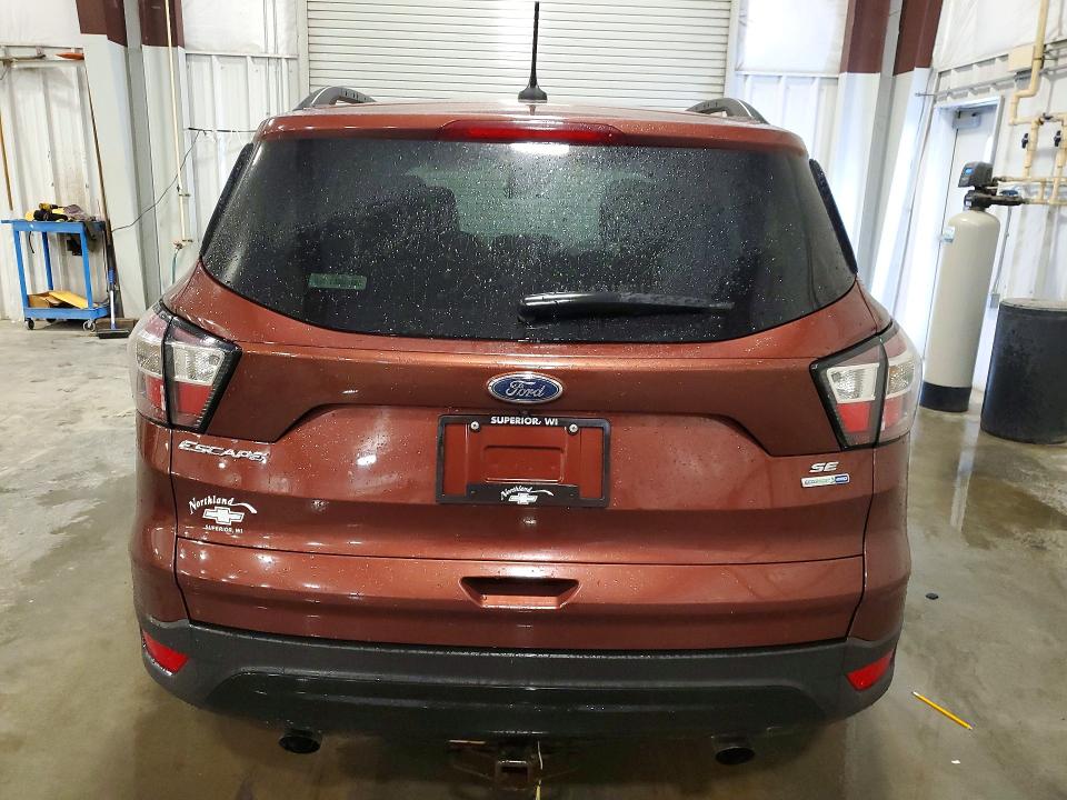 53818806 :رقم المزاد ، 1FMCU9GD9JUA23653 vin ، 2018 Ford Escape مزاد بيع