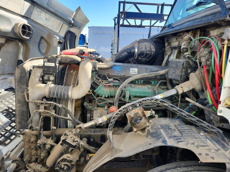 Продаж на аукціоні авто 2015 Volvo Vnl, vin: 4V4NC9EH0FN919366, номер лоту: 52964426
