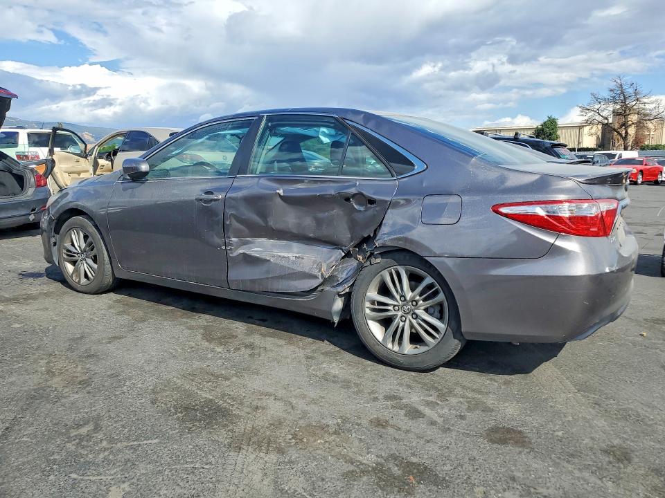 55312506 :رقم المزاد ، 4T1BF1FK4HU306950 vin ، 2017 Toyota Camry مزاد بيع