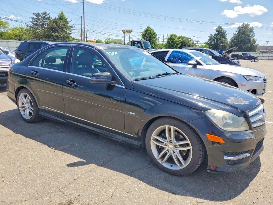 52060296 :رقم المزاد ، WDDGF4HB4CR218491 vin ، 2012 Mercedes-benz C مزاد بيع