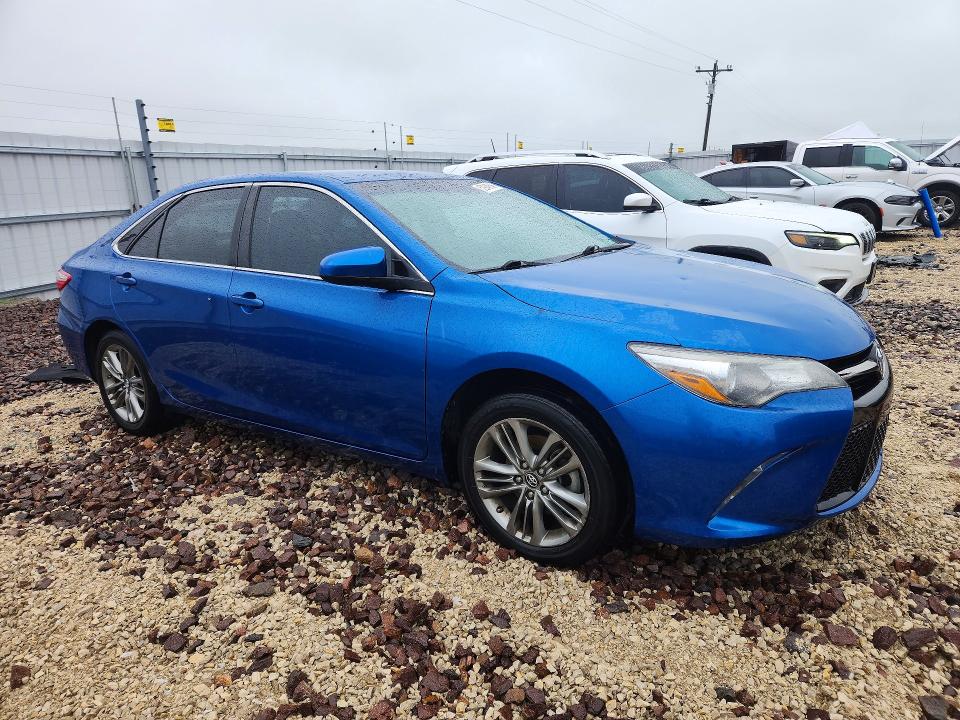 52940546 :رقم المزاد ، 4T1BF1FK9HU623218 vin ، 2017 Toyota Camry مزاد بيع