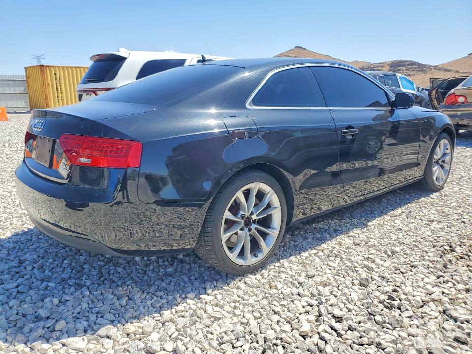 2013 Audi A5 მანქანა იყიდება აუქციონზე, vin: WAUVFAFR4DA002010, აუქციონის ნომერი: 53786176