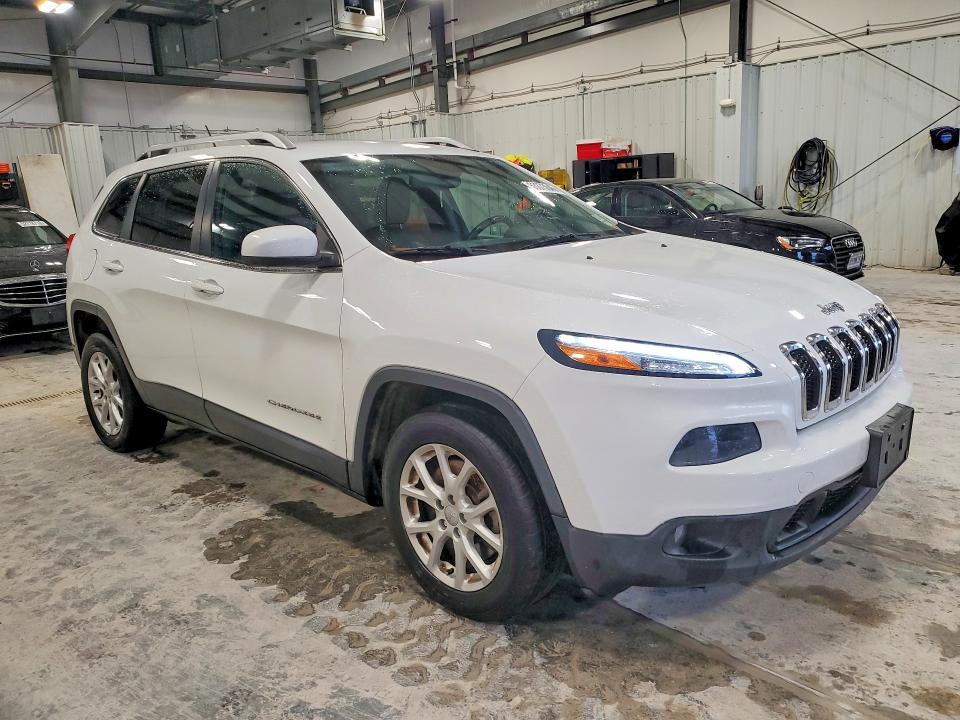 53373646 :رقم المزاد ، 1C4PJLCBXFW597481 vin ، 2015 Jeep Cherokee مزاد بيع
