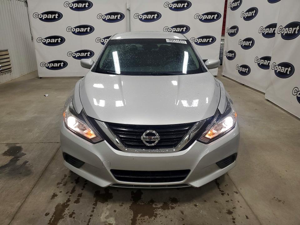 52568646 :رقم المزاد ، 1N4AL3APXJC258119 vin ، 2018 Nissan Altima مزاد بيع